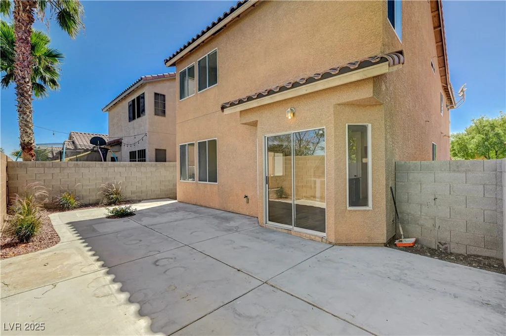 7828 Ithaca Falls, Las Vegas, NV 89149