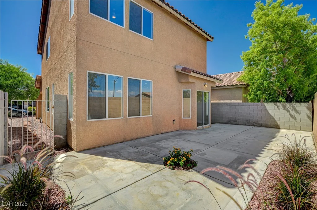 7828 Ithaca Falls, Las Vegas, NV 89149