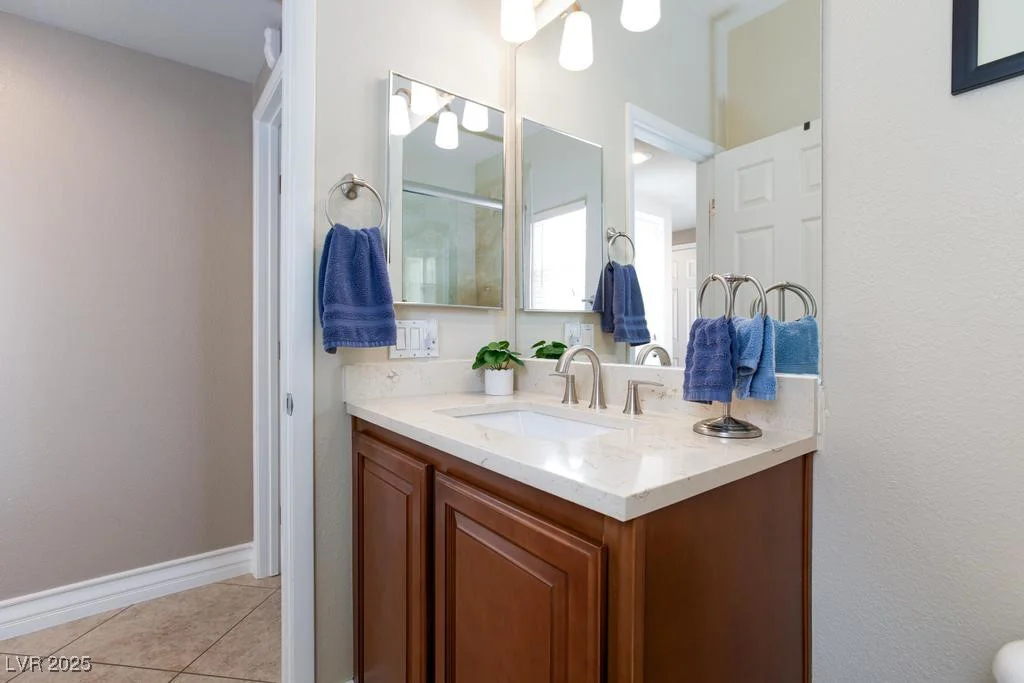 7816 Glowing Peak, Las Vegas, NV 89131