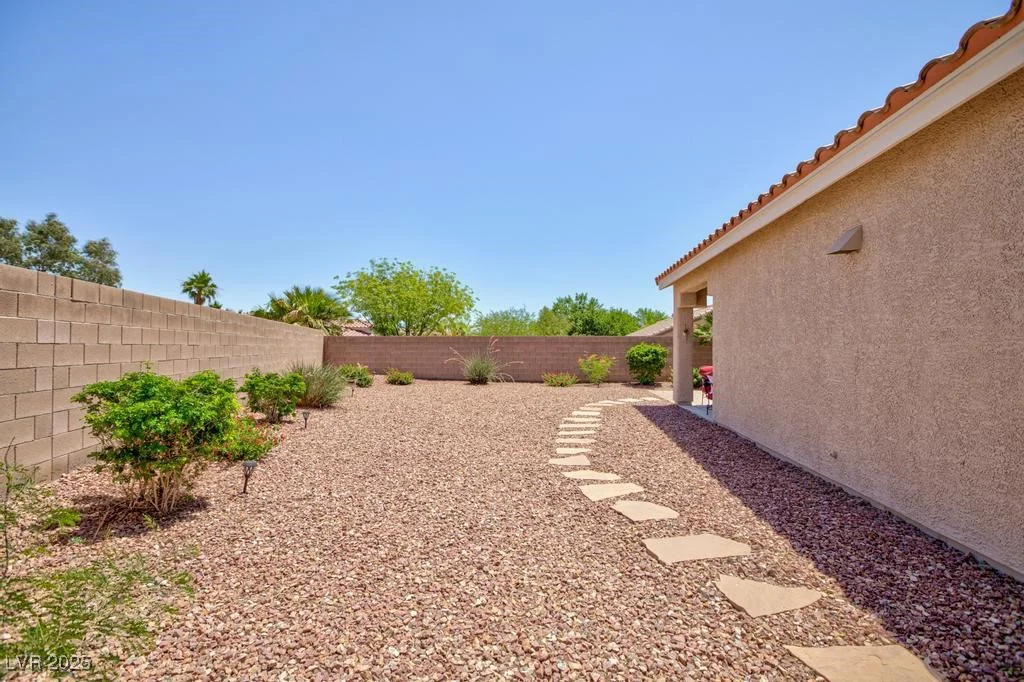 7816 Glowing Peak, Las Vegas, NV 89131
