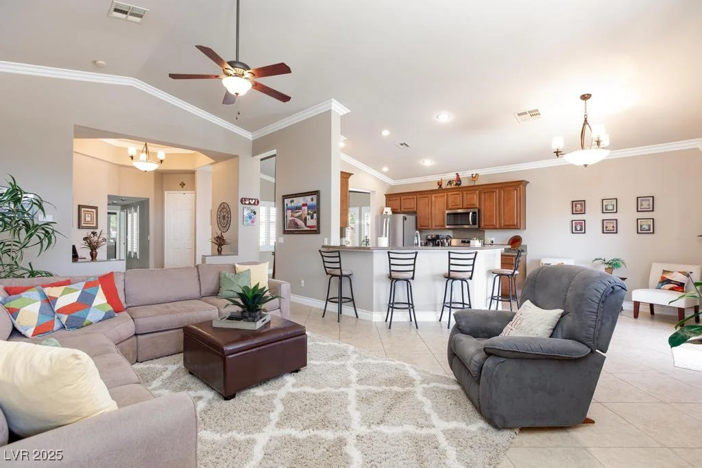 7816 Glowing Peak, Las Vegas, NV 89131