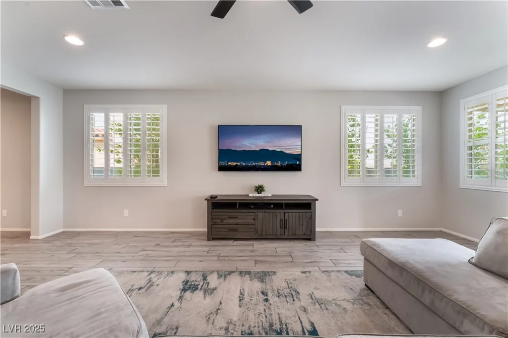 6948 Dunnellon, Las Vegas, NV 89142