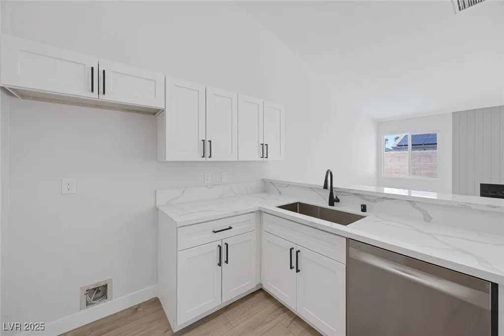 5610 Ballinger, Las Vegas, NV 89142