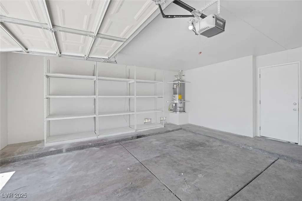 5610 Ballinger, Las Vegas, NV 89142