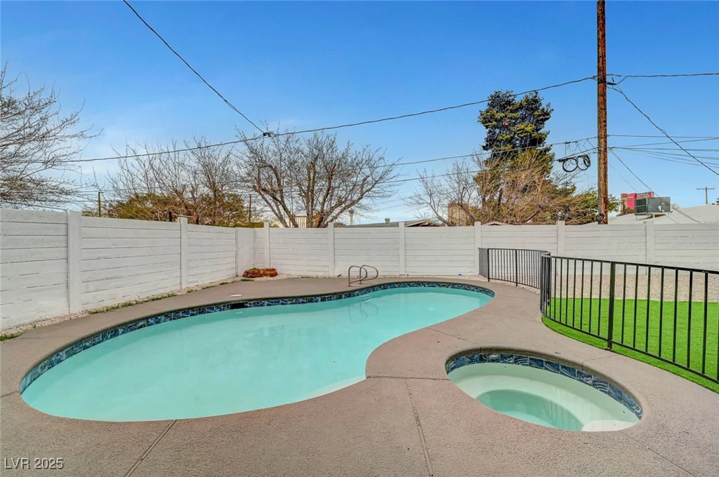 2521 Richfield, Las Vegas, NV 89102