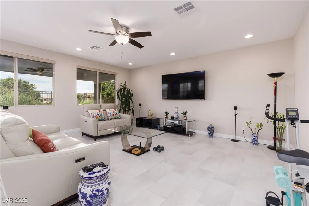 20 Crooked Putter, Las Vegas, NV 89148