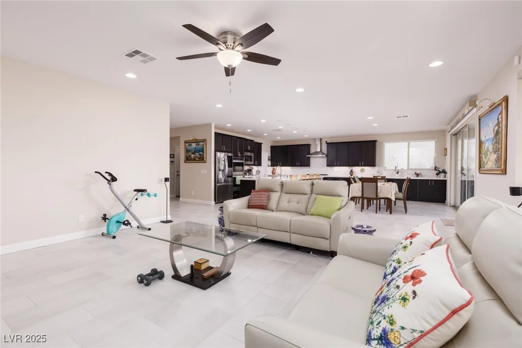 20 Crooked Putter, Las Vegas, NV 89148