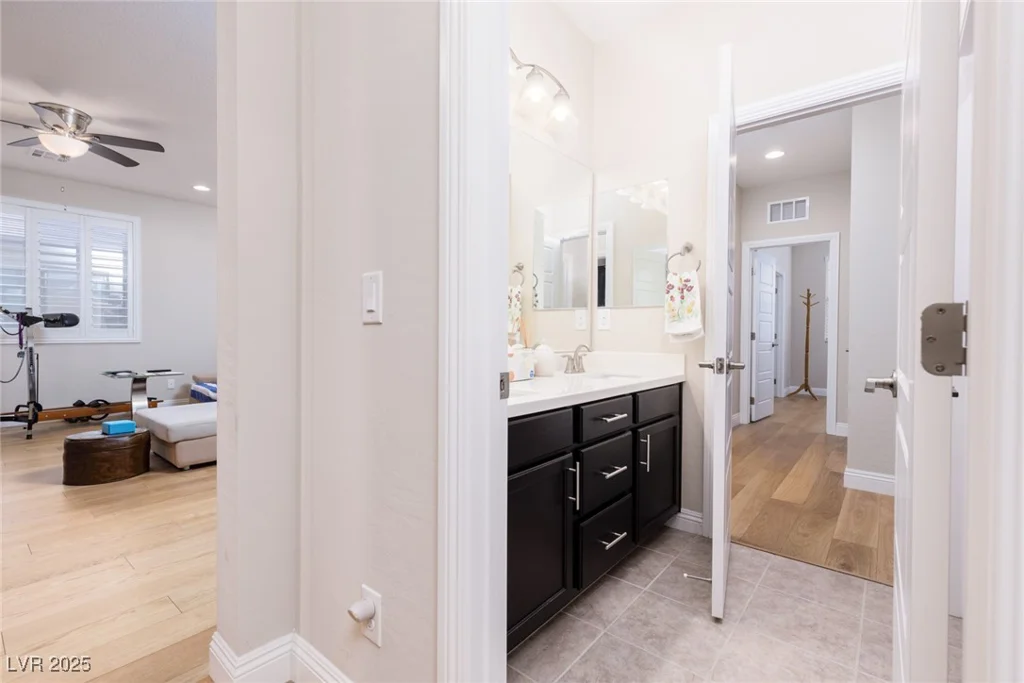 20 Crooked Putter, Las Vegas, NV 89148