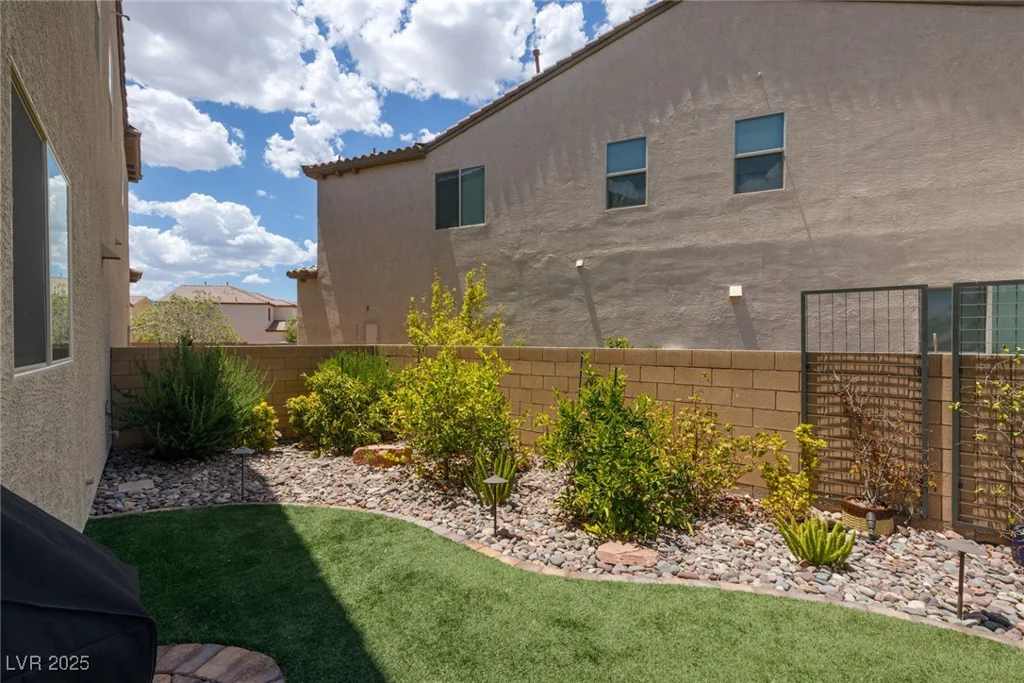 20 Crooked Putter, Las Vegas, NV 89148