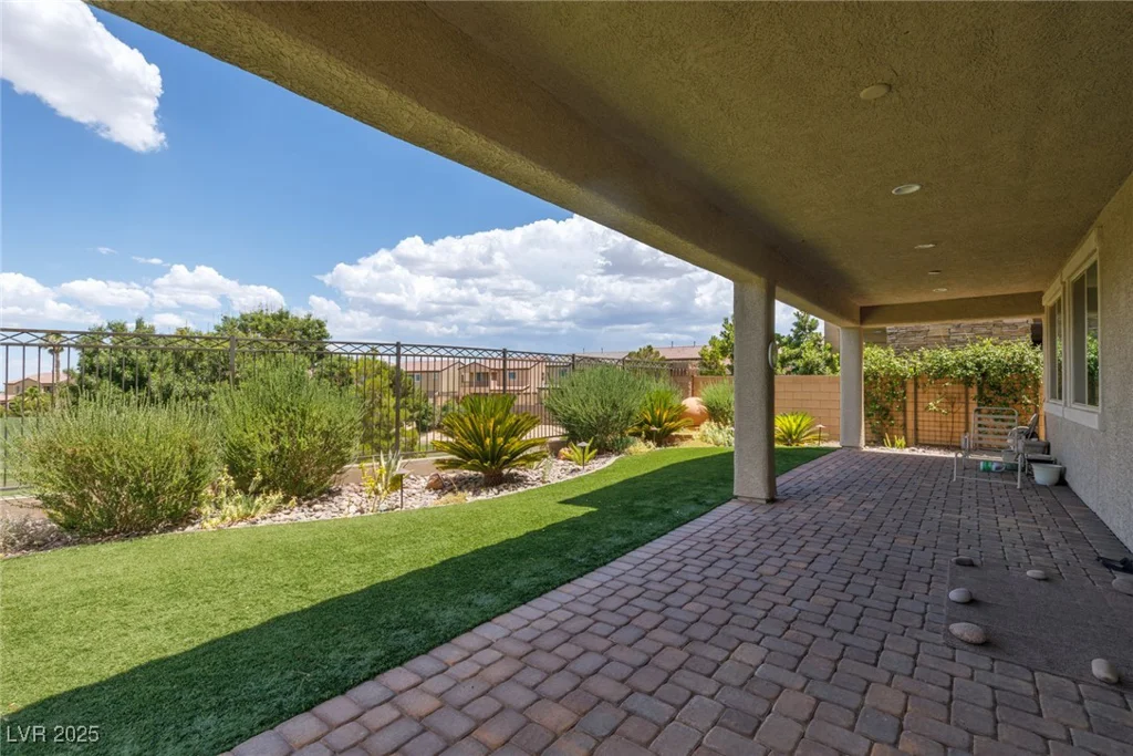 20 Crooked Putter, Las Vegas, NV 89148