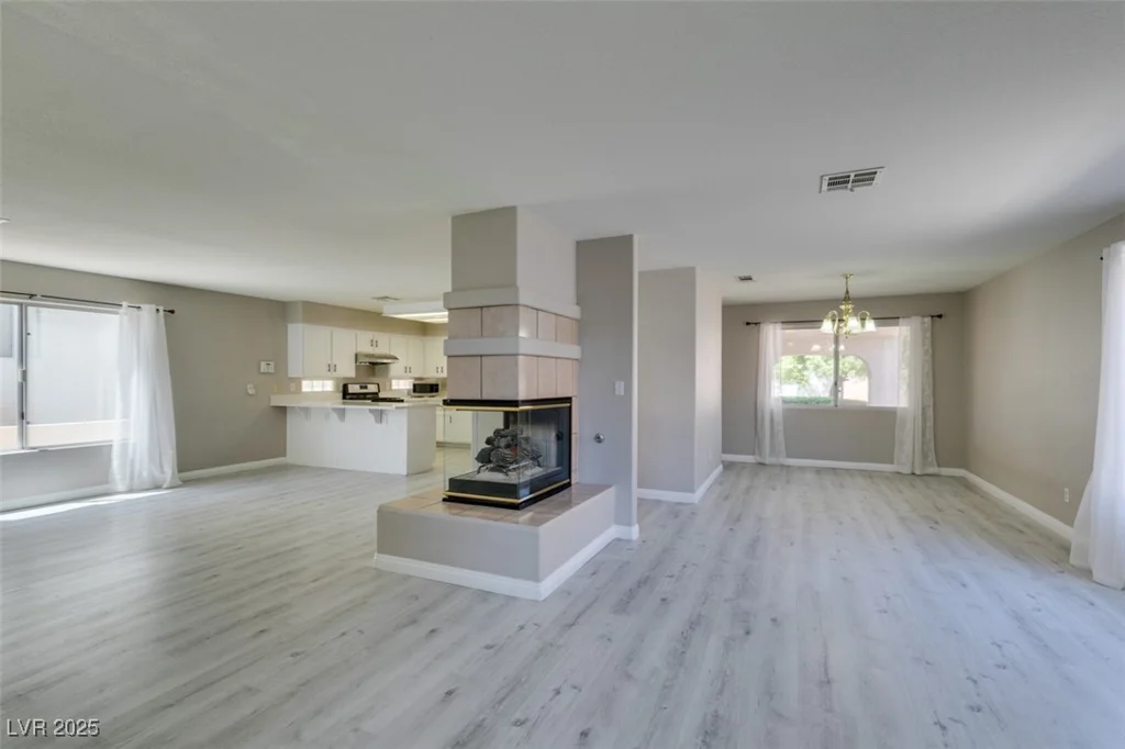 5204 Padua, Las Vegas, NV 89107