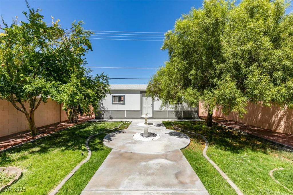 5204 Padua, Las Vegas, NV 89107