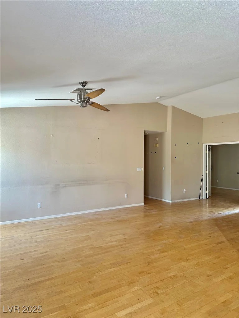 2124 Meadow Green, North Las Vegas, NV 89031