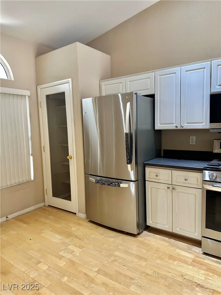 2124 Meadow Green, North Las Vegas, NV 89031