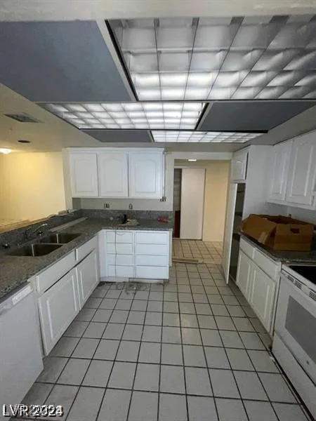 1710 Shadow Mountain, Las Vegas, NV 89108