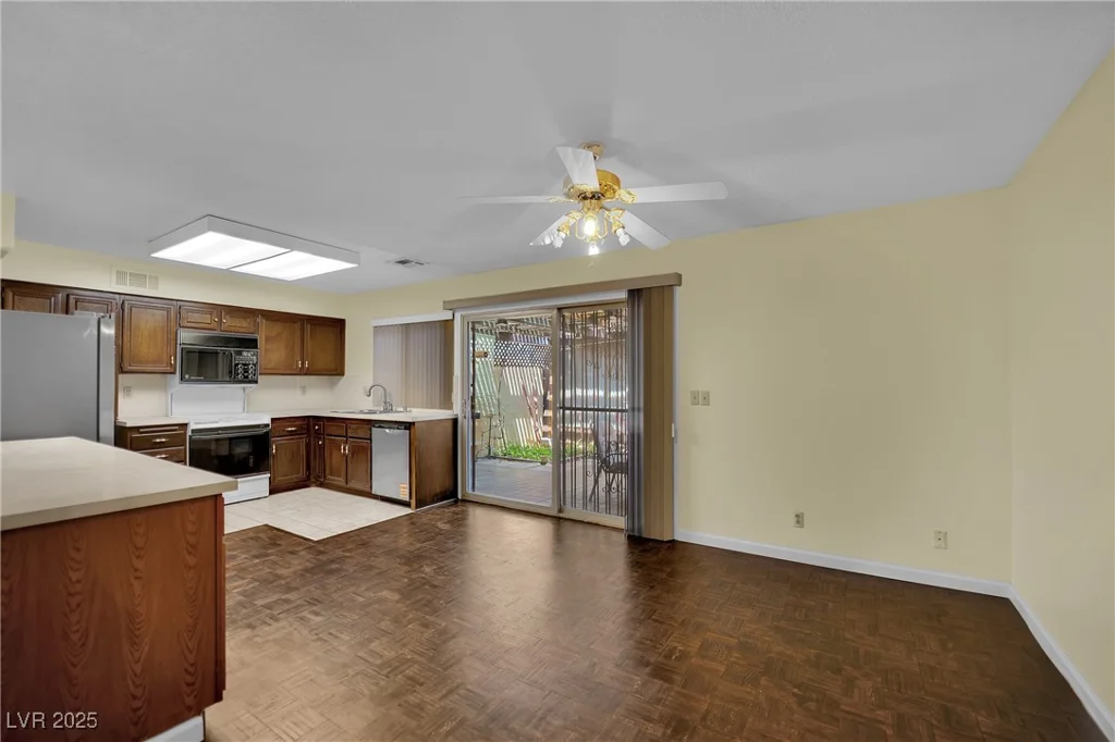 3309 China, Las Vegas, NV 89121