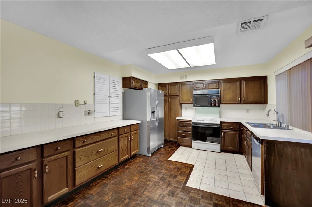 3309 China, Las Vegas, NV 89121