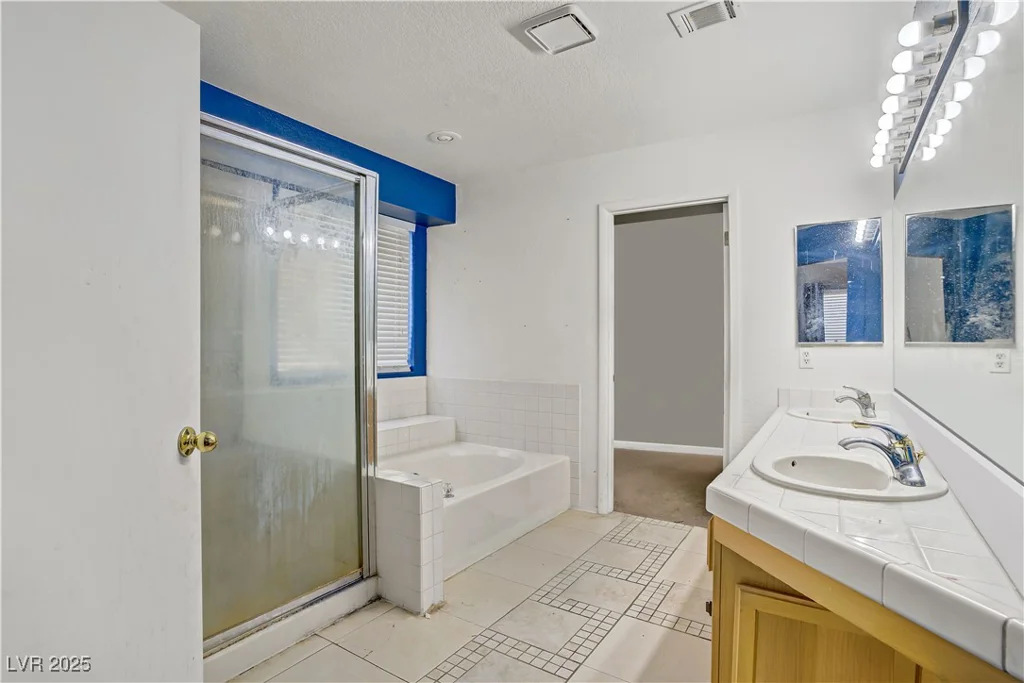 1840 Camino Carlos Rey, North Las Vegas, NV 89031