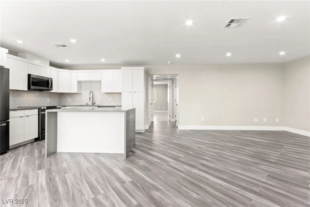 8410 Eldora, Las Vegas, NV 89117