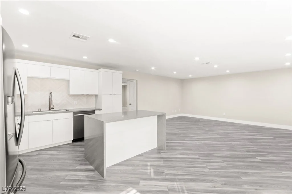 8410 Eldora, Las Vegas, NV 89117