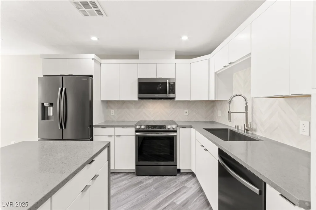 8410 Eldora, Las Vegas, NV 89117