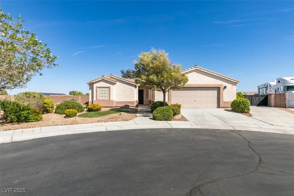 8219 Alameda Falls, Las Vegas, NV 89131