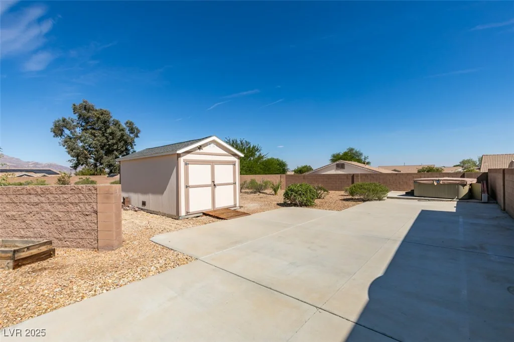 8219 Alameda Falls, Las Vegas, NV 89131