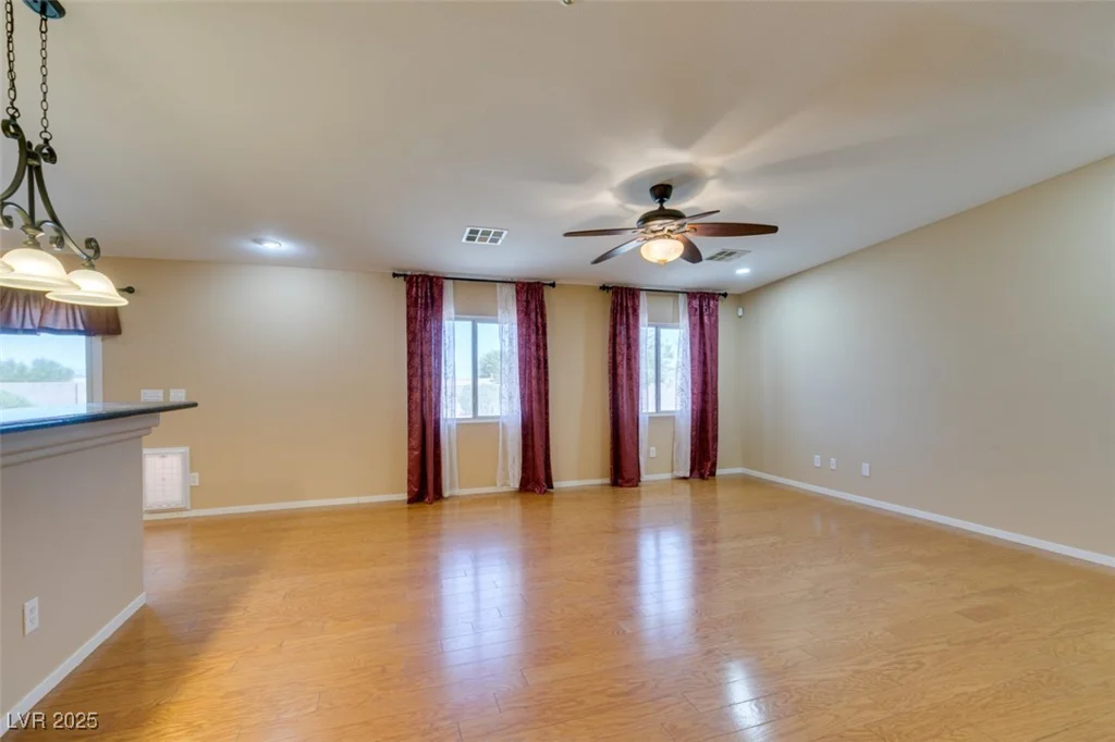 8219 Alameda Falls, Las Vegas, NV 89131