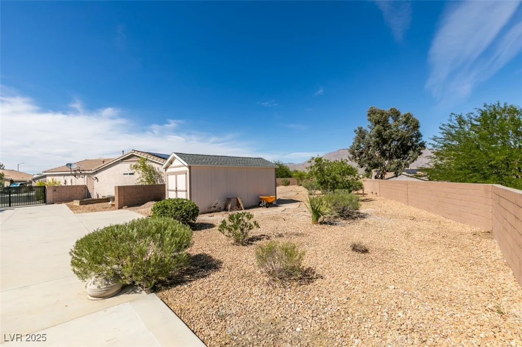 8219 Alameda Falls, Las Vegas, NV 89131