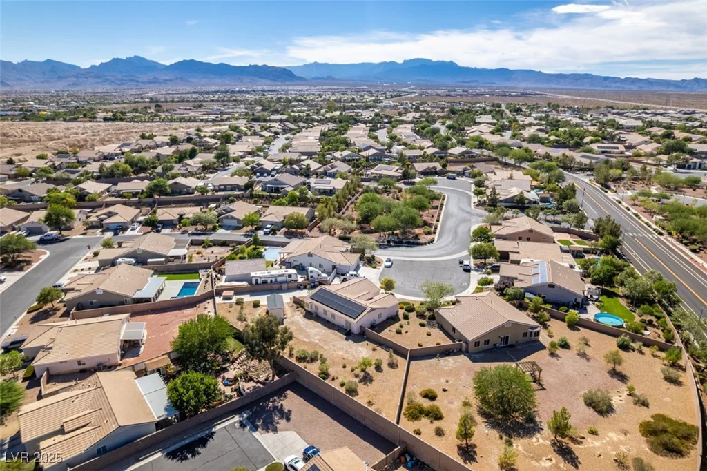 8219 Alameda Falls, Las Vegas, NV 89131