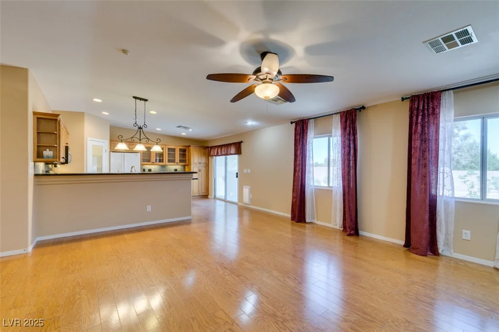 8219 Alameda Falls, Las Vegas, NV 89131