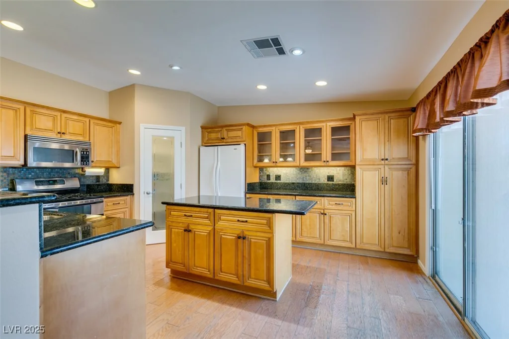 8219 Alameda Falls, Las Vegas, NV 89131