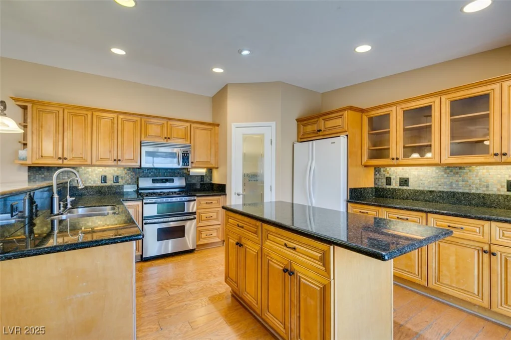 8219 Alameda Falls, Las Vegas, NV 89131