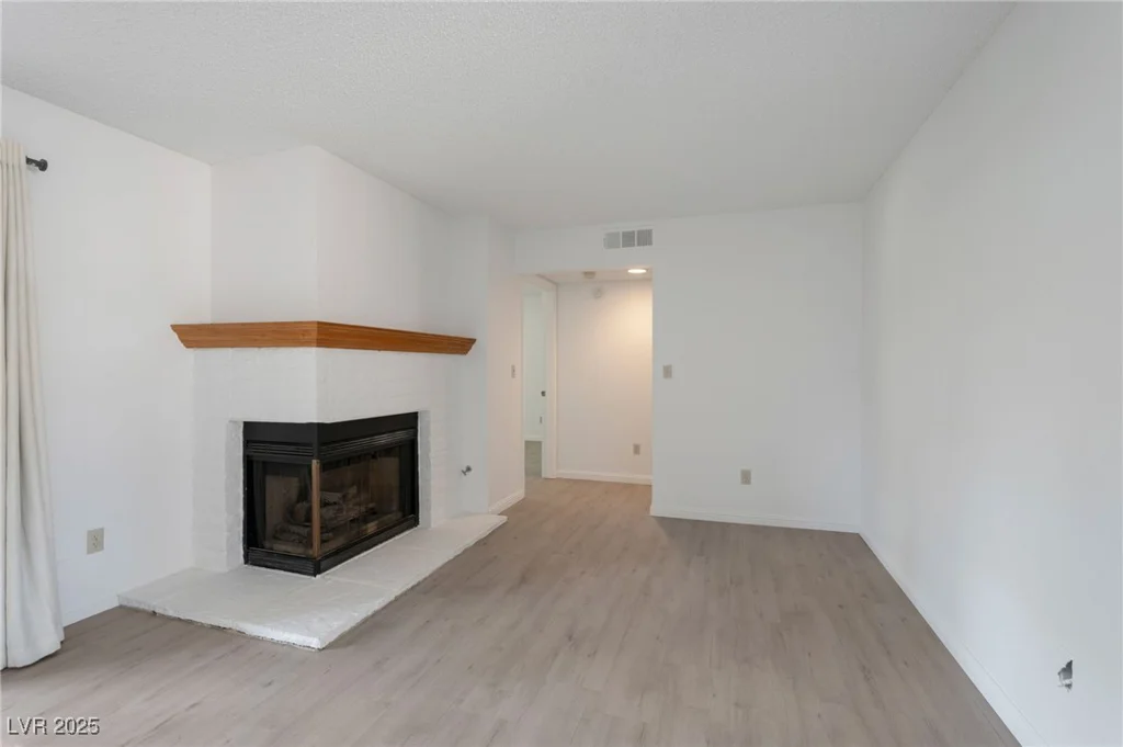 101 Luna, Las Vegas, NV 89145