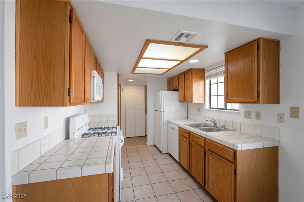101 Luna, Las Vegas, NV 89145