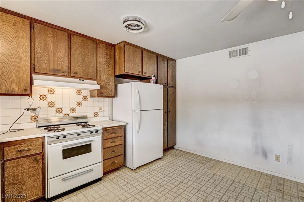 4356 Cloverhill, Las Vegas, NV 89147
