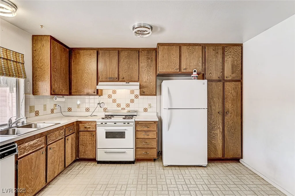 4356 Cloverhill, Las Vegas, NV 89147