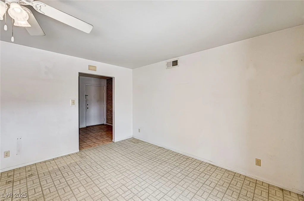 4356 Cloverhill, Las Vegas, NV 89147