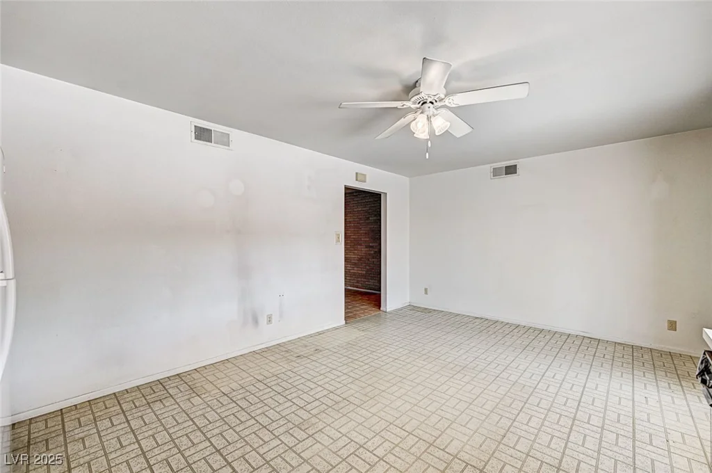 4356 Cloverhill, Las Vegas, NV 89147