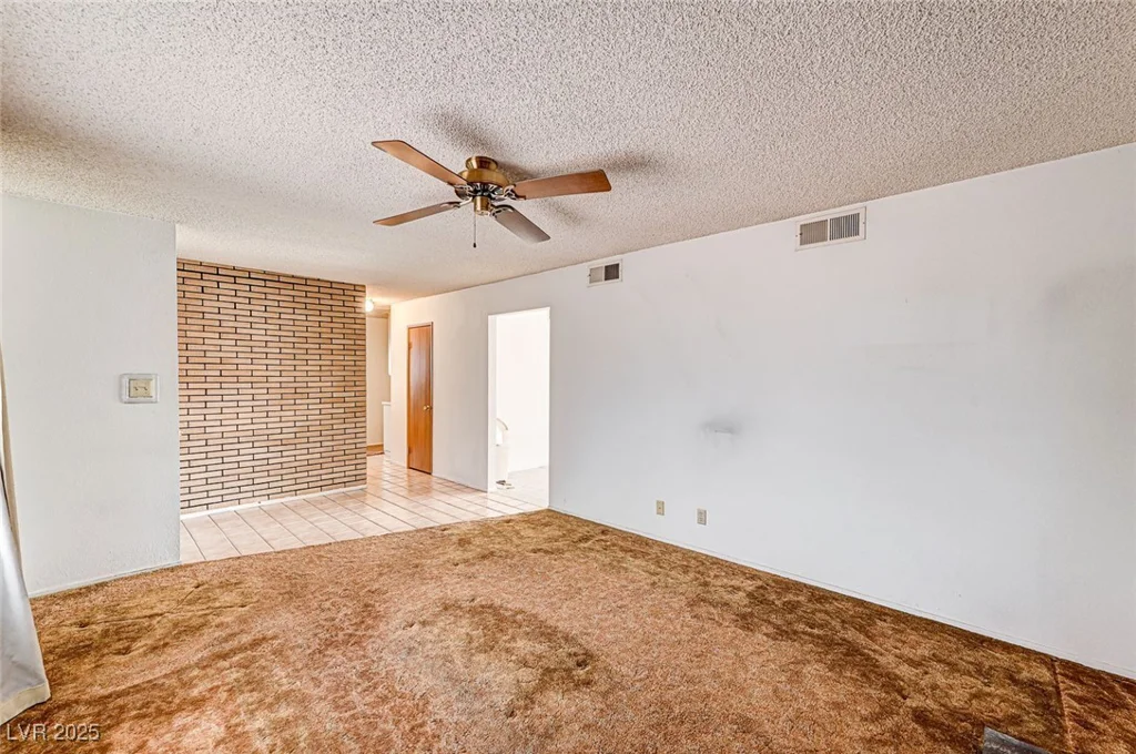 4356 Cloverhill, Las Vegas, NV 89147