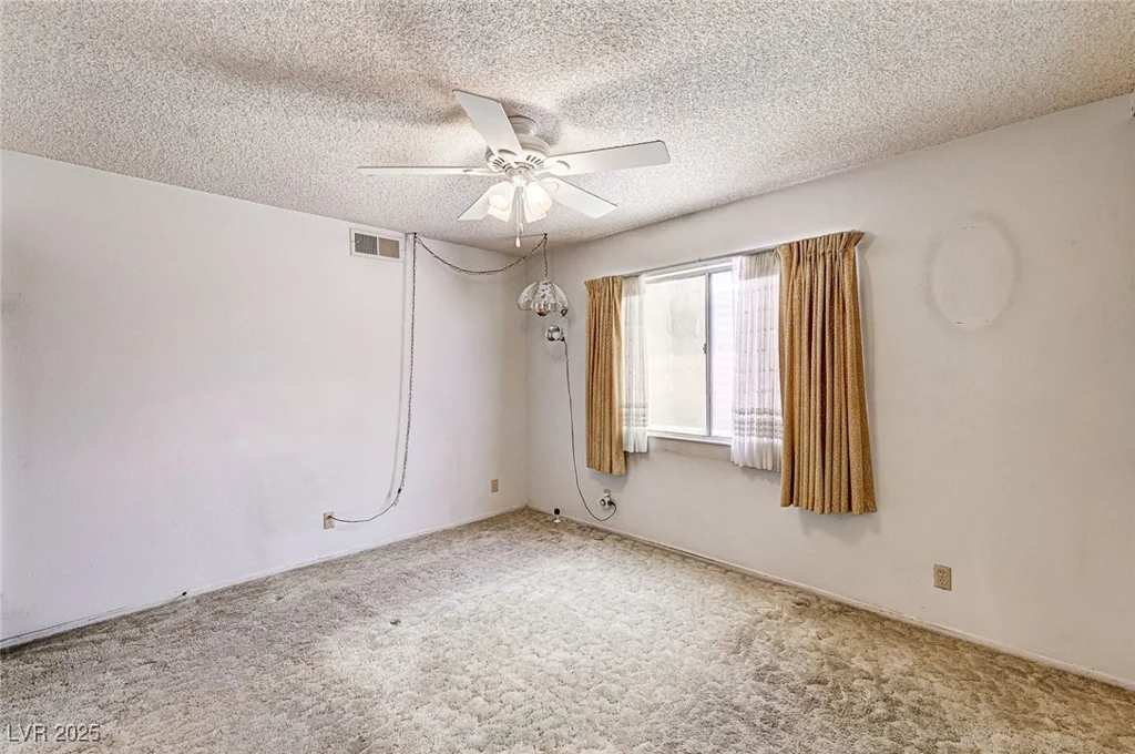 4356 Cloverhill, Las Vegas, NV 89147