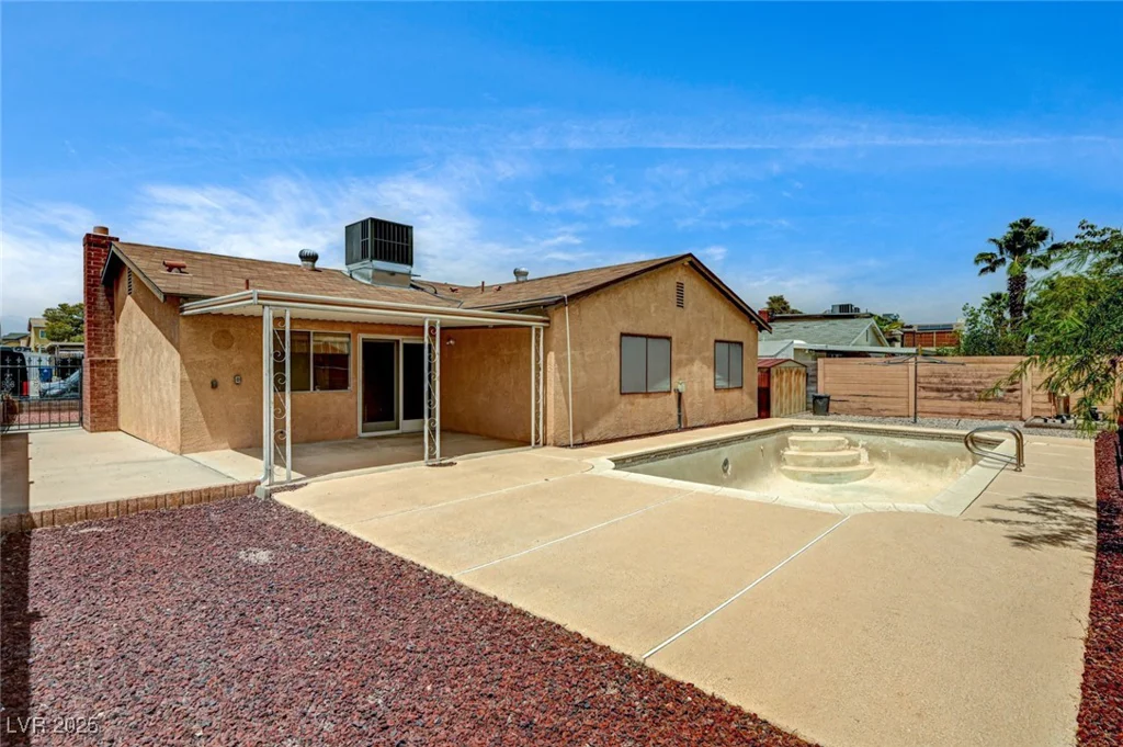 4356 Cloverhill, Las Vegas, NV 89147