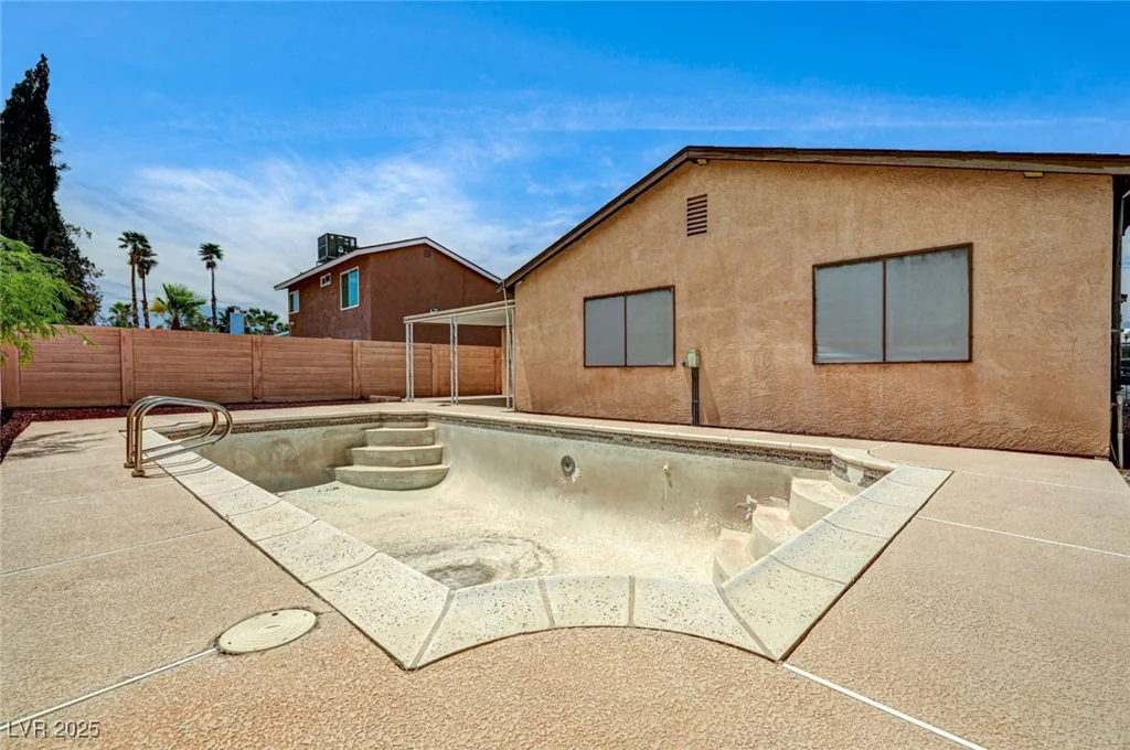 4356 Cloverhill, Las Vegas, NV 89147