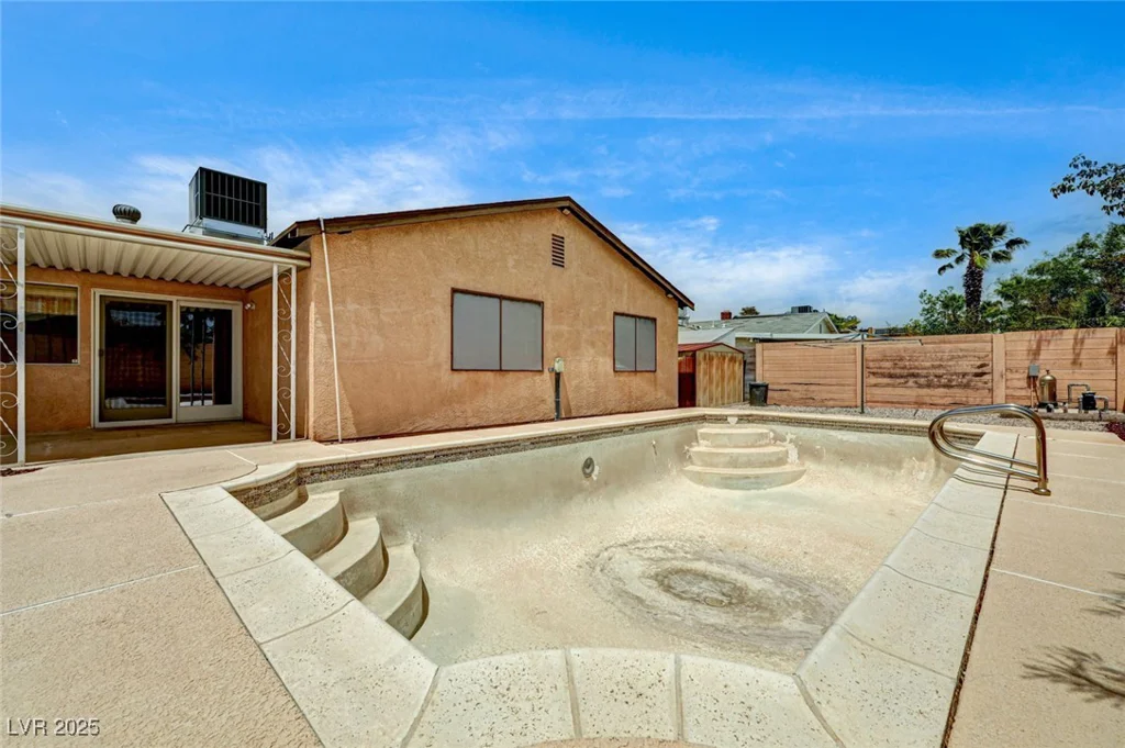 4356 Cloverhill, Las Vegas, NV 89147