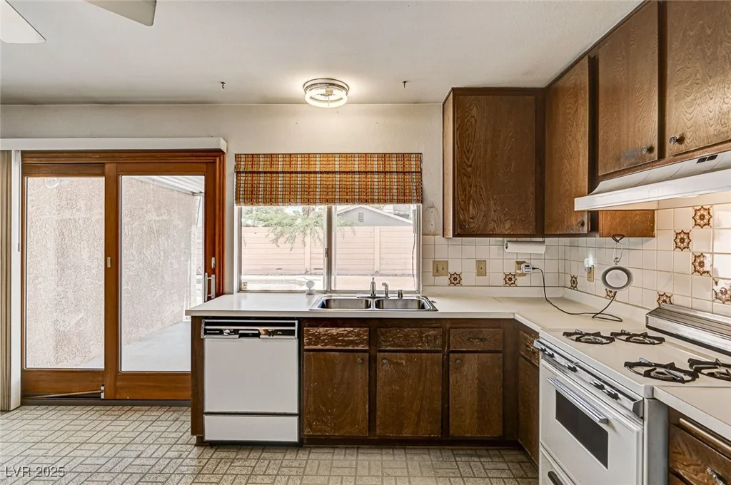 4356 Cloverhill, Las Vegas, NV 89147