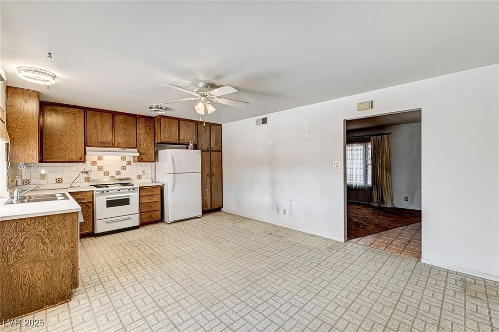 4356 Cloverhill, Las Vegas, NV 89147