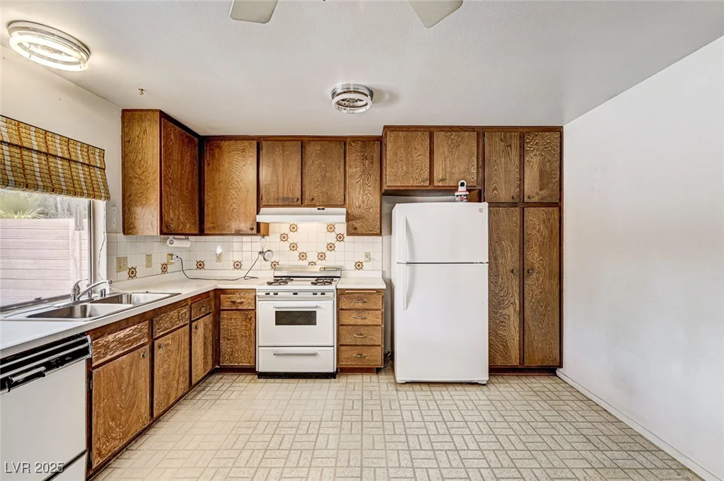 4356 Cloverhill, Las Vegas, NV 89147