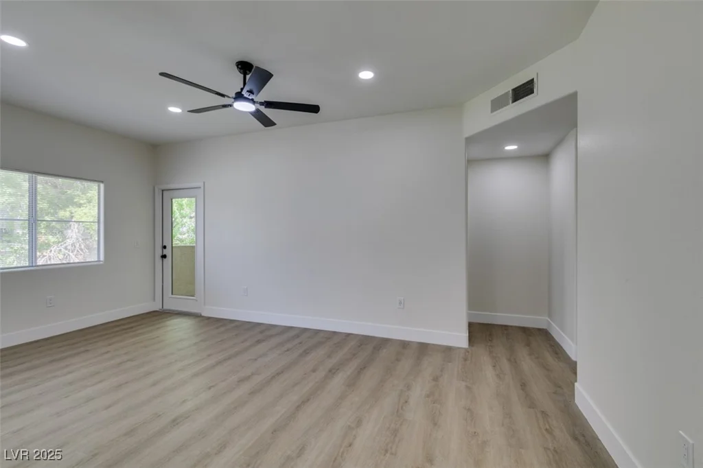 2117 Echo Bay, Las Vegas, NV 89128