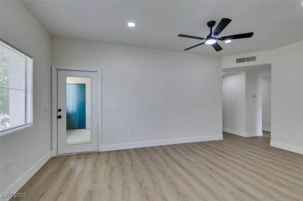 2117 Echo Bay, Las Vegas, NV 89128