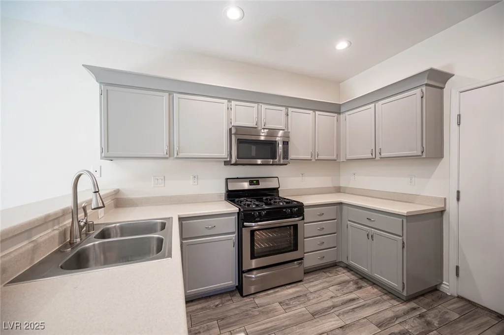 1233 Sunny Acres, North Las Vegas, NV 89081